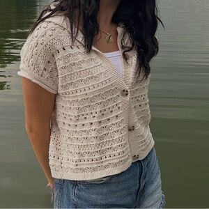 Extra Small beige cropped crochet top